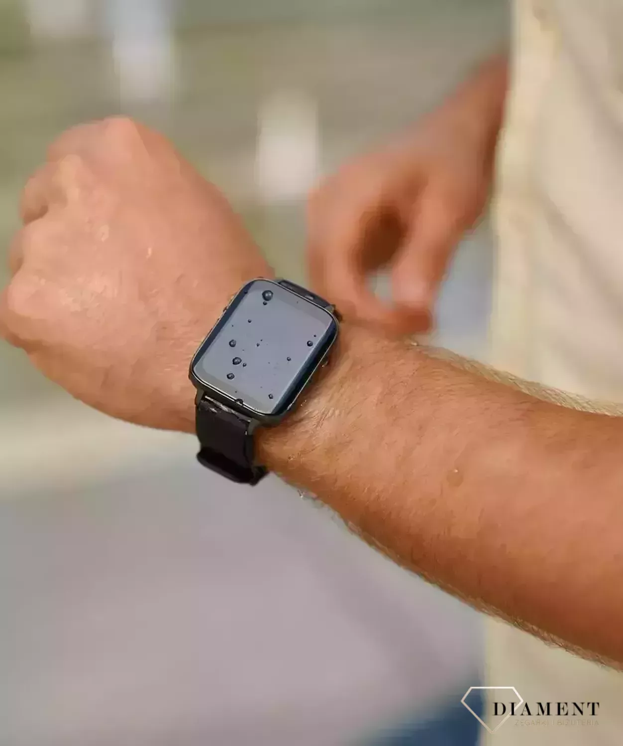 Smartwatch damski Garett BeFit Sport RT czarny cechuje się modnym, nowoczesnym designem. Połączenie prostokątnej, metalowej koperty w kolorze czarnym z gumowym paskiem..jpg